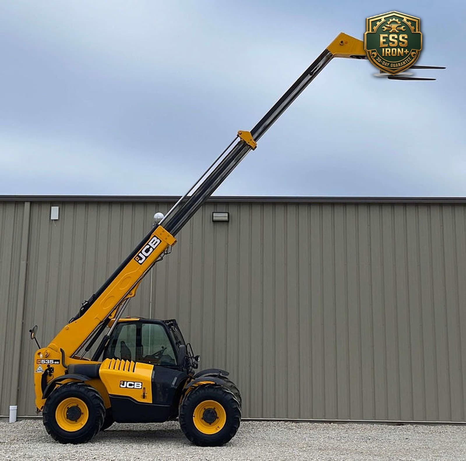 2017 JCB 535-95 — photo 1